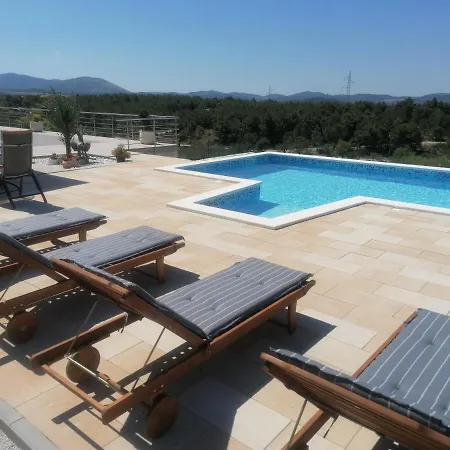 Scolopax Rusticola With Heated Pool Appartement *