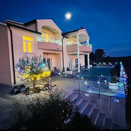 Scolopax Rusticola With Heated Pool Apartamento *