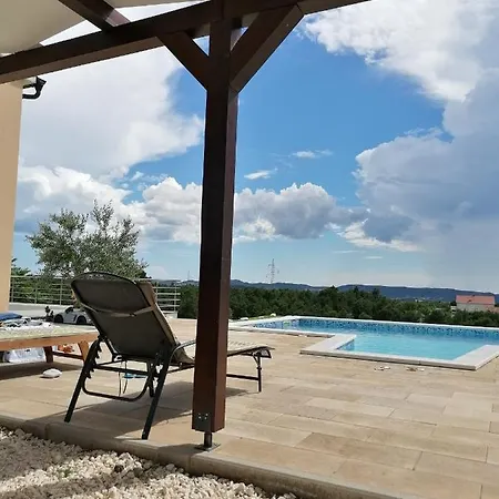 Apartment Scolopax Rusticola With Heated Pool Skradin