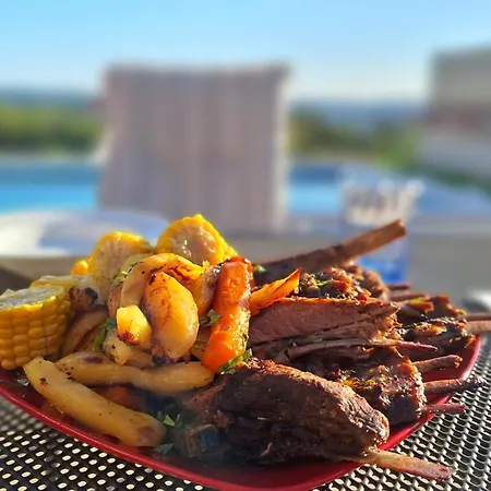 Scolopax Rusticola With Heated Pool