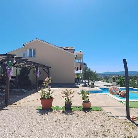 Scolopax Rusticola With Heated Pool *