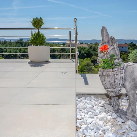 Scolopax Rusticola With Heated Pool Skradin