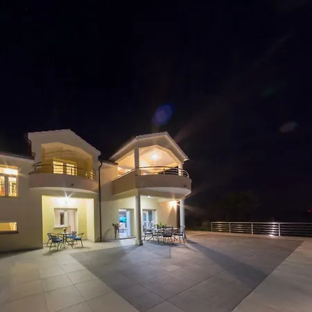 Apartment Scolopax Rusticola With Heated Pool *