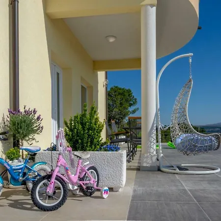 Scolopax Rusticola With Heated Pool Skradin