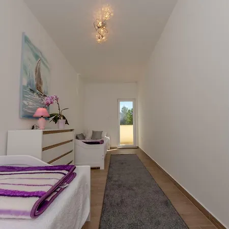 Scolopax Rusticola With Heated Pool Skradin