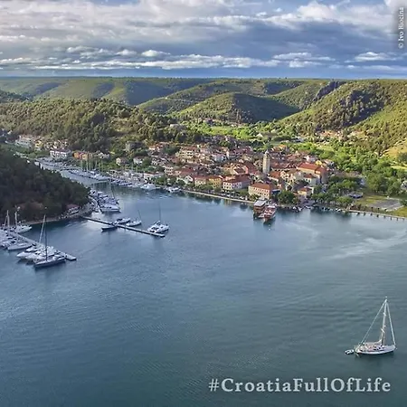 Apartman Scolopax Rusticola With Heated Pool *