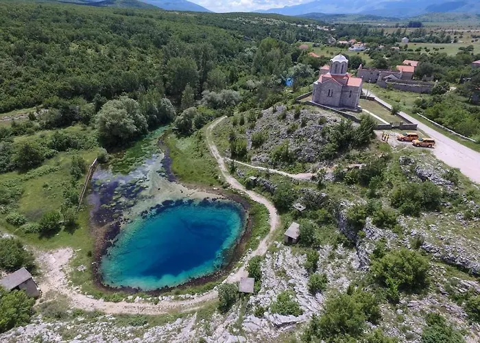 Scolopax Rusticola With Heated Pool Apartment