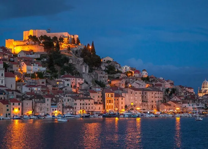Scolopax Rusticola With Heated Pool