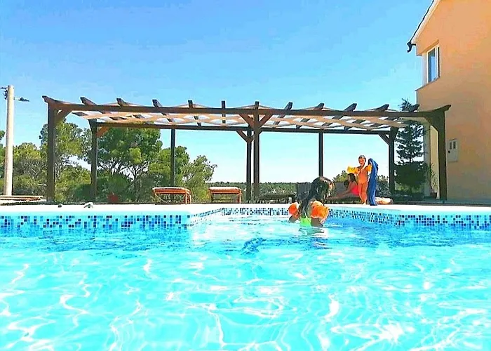 Apartment Scolopax Rusticola With Heated Pool Skradin