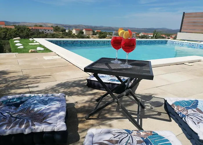 Scolopax Rusticola With Heated Pool Apartment Skradin