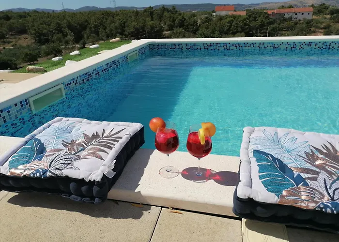 Scolopax Rusticola With Heated Pool *
