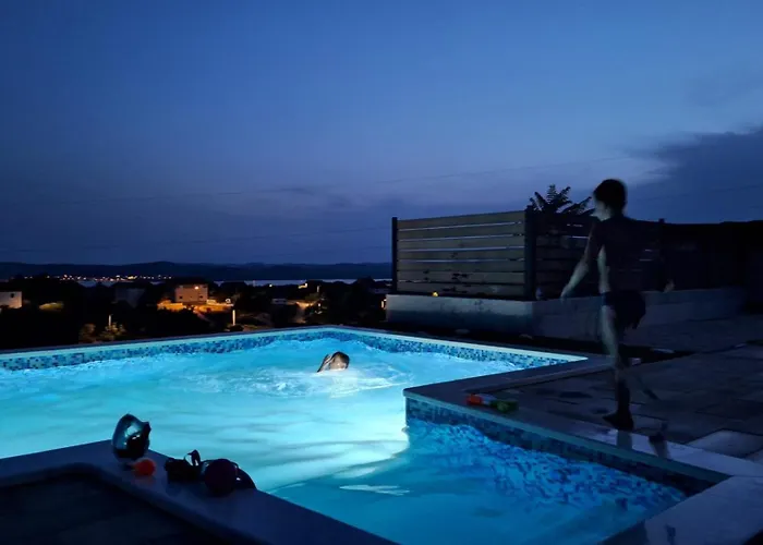 Scolopax Rusticola With Heated Pool Apartment *