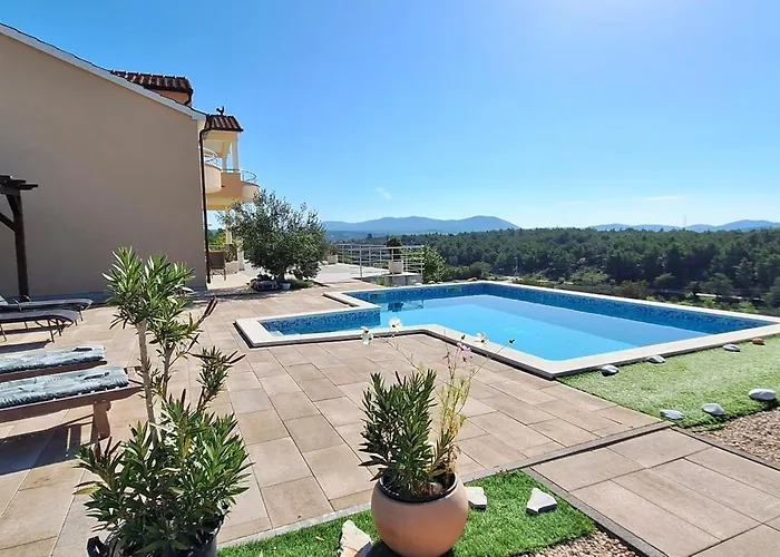 Scolopax Rusticola With Heated Pool Appartement *