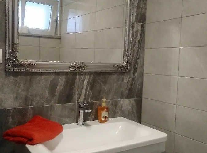 Scolopax Rusticola With Heated Pool Apartment