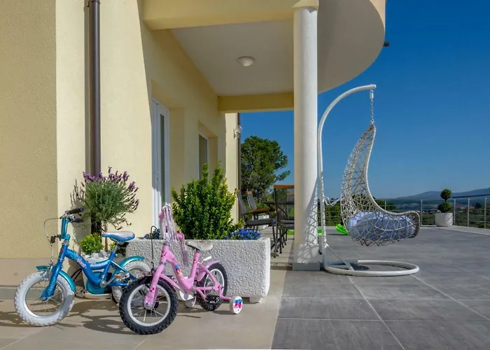 Scolopax Rusticola With Heated Pool סקארדין